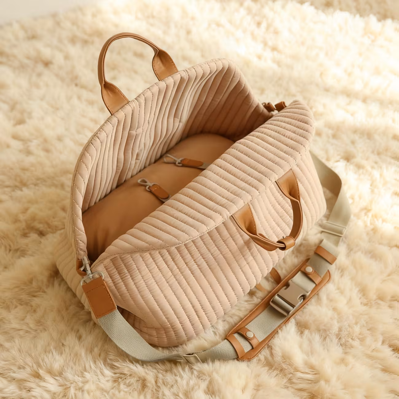 Transportador Voyage Matelassé con Asiento para Auto — Khaki: imagen 5